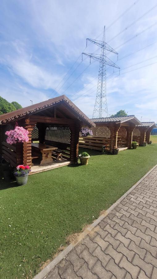 Drei Baeren Inn Aichach Exterior foto