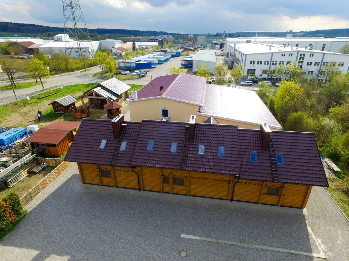 Drei Baeren Inn Aichach Exterior foto